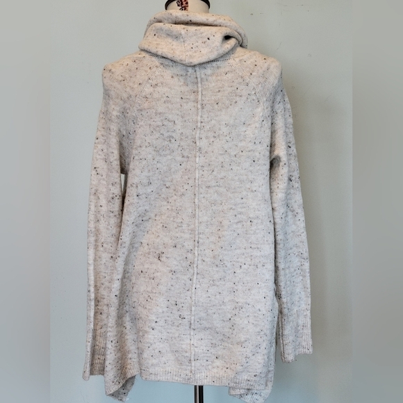 YES LOLA confetti turtleneck sweater.   Oversized, warm and snuggly.  Size is M - Picture 3 of 8